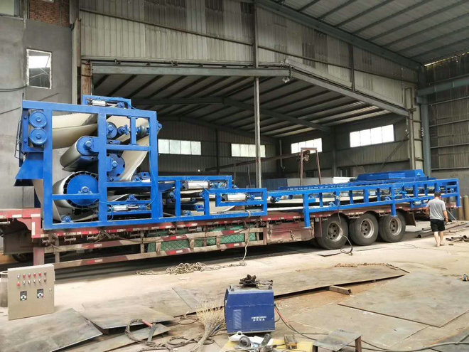 帶式壓濾機(jī).jpg