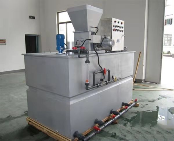 <strong>全自動(dòng)加藥裝置</strong>